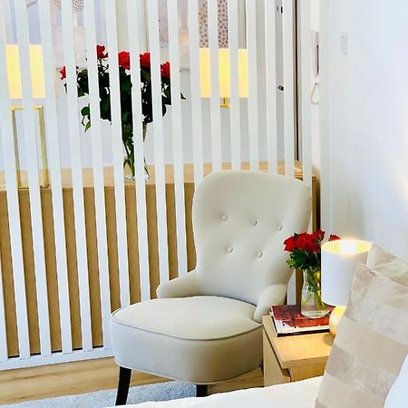 Apartament W Centrum Miasta Z Darmowym Parkingiem Dla Dwojga -Apartamenty Pod Zlotym Lwem Клодзко Екстериор снимка