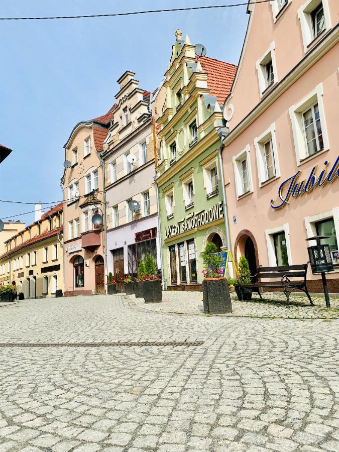 Apartament W Centrum Miasta Z Darmowym Parkingiem Dla Dwojga -Apartamenty Pod Zlotym Lwem Клодзко Екстериор снимка