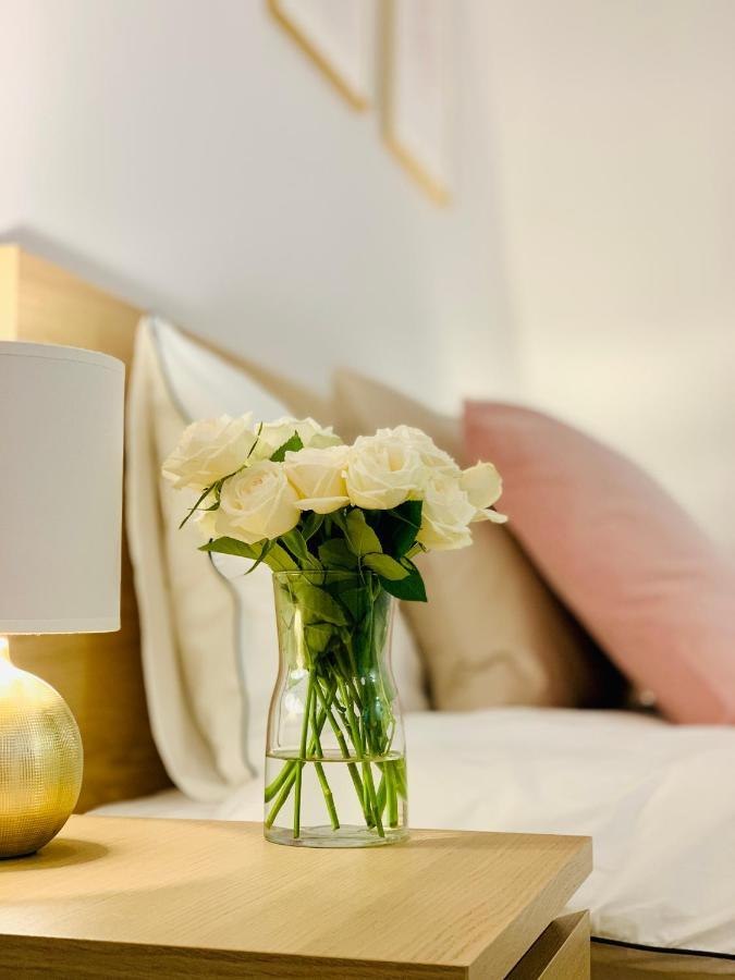 Apartament W Centrum Miasta Z Darmowym Parkingiem Dla Dwojga -Apartamenty Pod Zlotym Lwem Клодзко Екстериор снимка