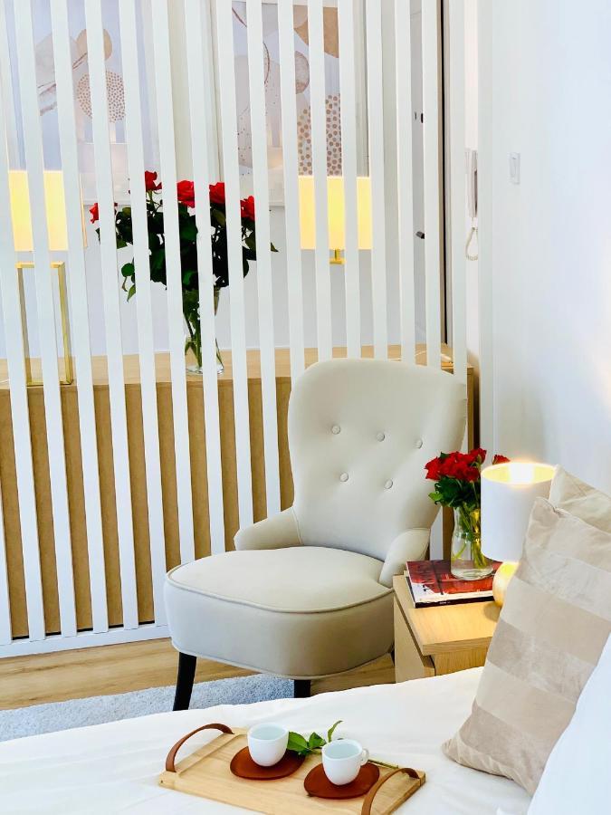 Apartament W Centrum Miasta Z Darmowym Parkingiem Dla Dwojga -Apartamenty Pod Zlotym Lwem Клодзко Екстериор снимка