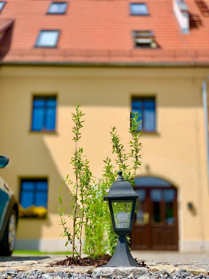 Apartament W Centrum Miasta Z Darmowym Parkingiem Dla Dwojga -Apartamenty Pod Zlotym Lwem Клодзко Екстериор снимка
